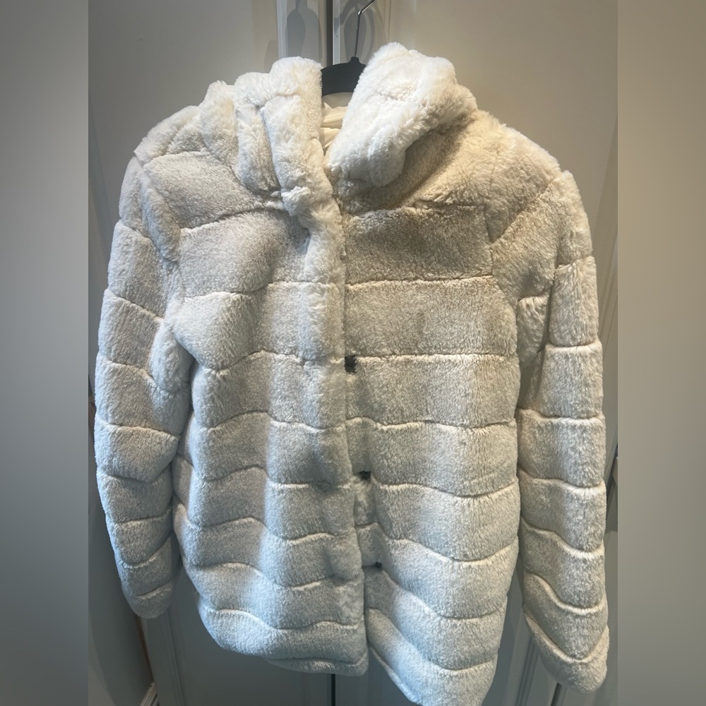 Laundry NWT Women's ivory Faux Fur Jacket xs